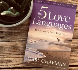 خلاصه رایگان و کتاب صوتی پنج زبان عشق